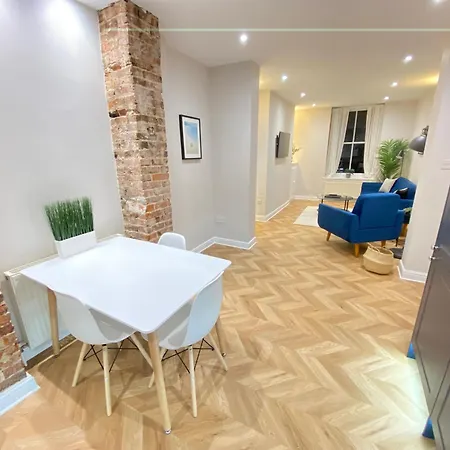 Waimea - Sea Views South Bay Free Parking