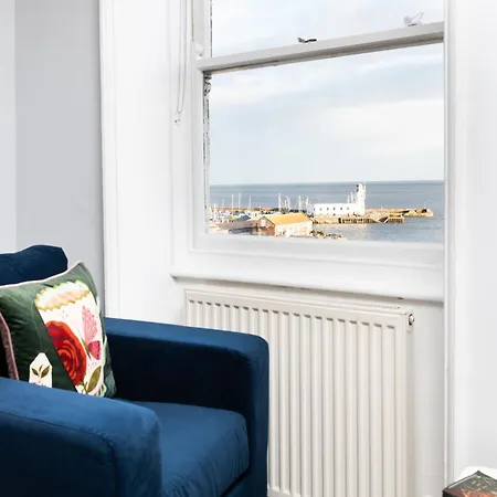 Waimea - Sea Views South Bay Free Parking